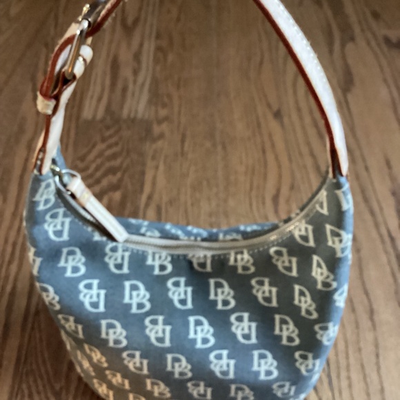 Dooney & Bourke monogram canvas handbag - Picture 9 of 11